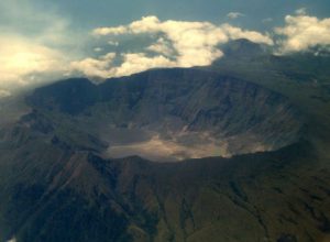 Gunung tambora, raksasa dari Bima