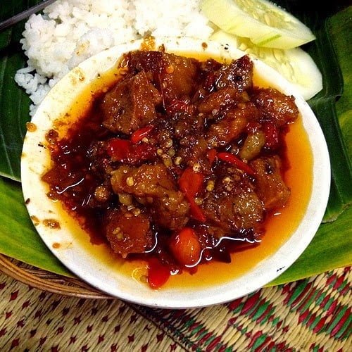 Kuliner khas Jogja Oseng-oseng Mercon Bu Narti Yang Suka Pedas