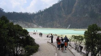 Menilik Eksotisme Alam Gunung Patuha Bandung Jawa Barat