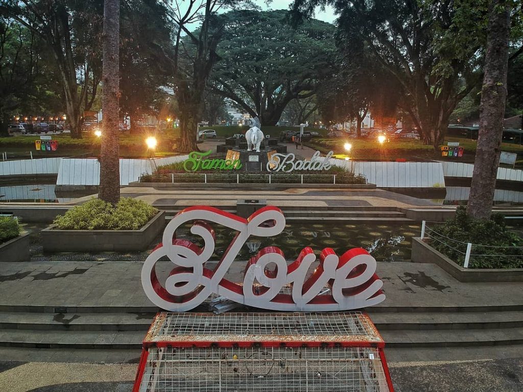 Taman balai Kota Bandung Yang Romantis
