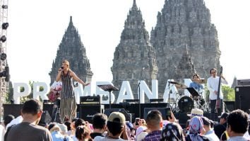 Panggung dengan Background Candi Prambanan, Image By ; Tim Prambanan Jazz 2018