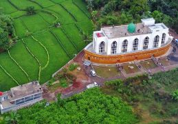 Masjid Kapal Semarang (Masjid Safinatun Najah) Image By IG : @alvin.effendy