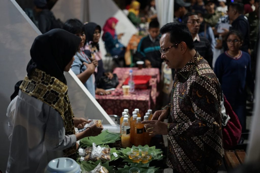 Wawali Yogyakarta menyapa salah satu peserta JAMFEST