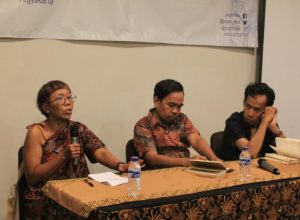 Yustina W. Nugraheni (Bianelle Yogyakarta), Muhidin M. Dahlan (Indonesia Boekoe), dan M. Aan Mansyur (Katakerja)