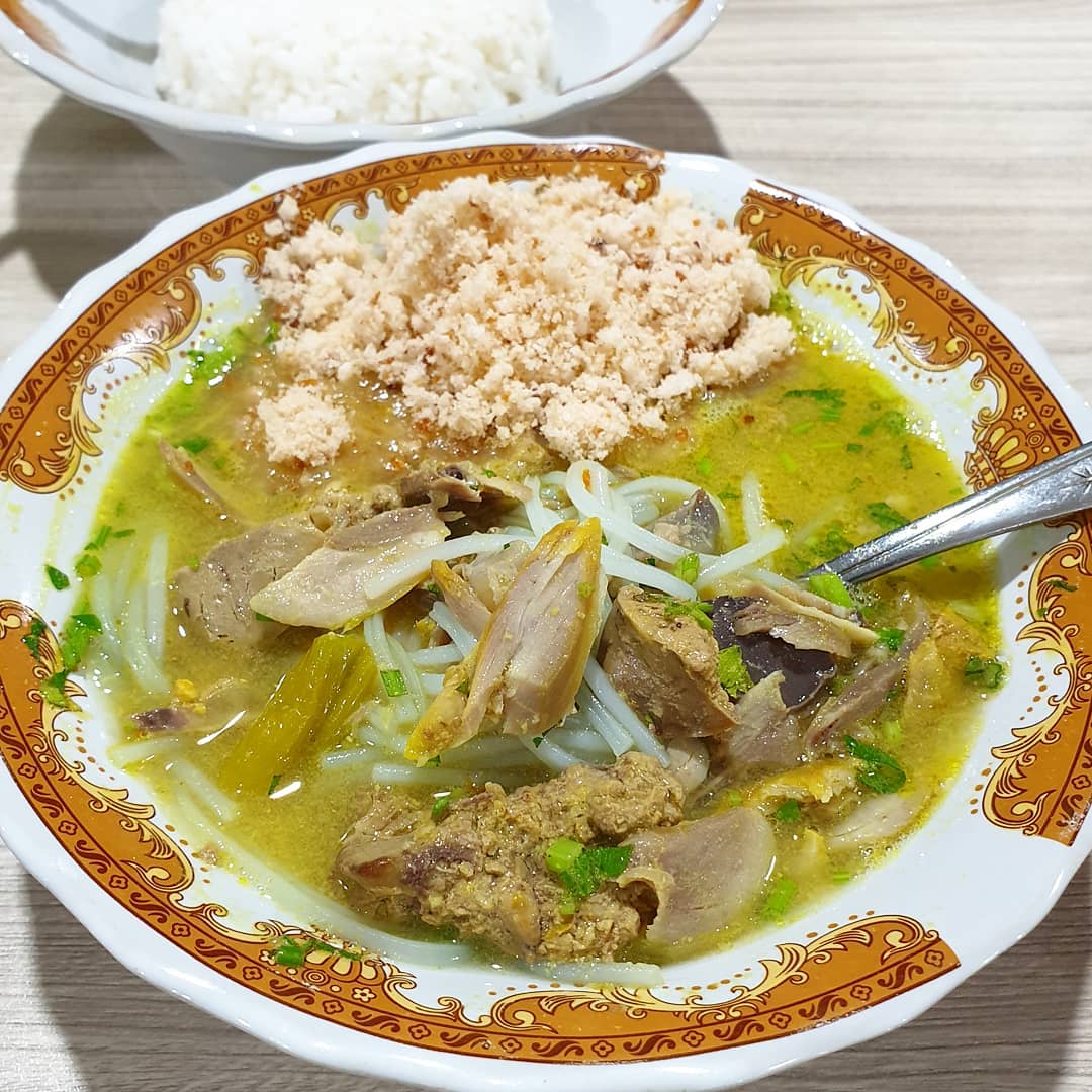 Makanan khas jawa timur, Soto lamongan Cak Har, Image By IG : @devina85