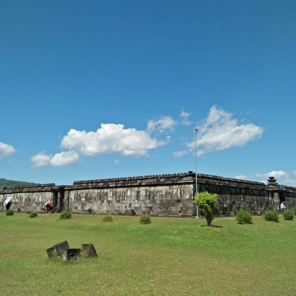 Komplek Candi Ratu Boko, image by IG : @piipeppi