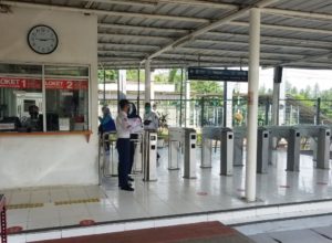Akses gate KRL di Stasiun Jurangmangu saat ini