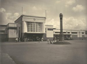 Stasiun Bandung di tahun 1930. Stasiun Bandung merupakan salah satu stasiun cagar budaya milik KAI. KAI memiliki 43 stasiun cagar budaya, 85 bangunan non stasiun cagar budaya, 8 benda cagar budaya, dan 10 struktur cagar budaya.