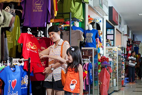 Tersedia toko suvenir dan oleh-oleh di Jatim Park 1, image : jtp.id