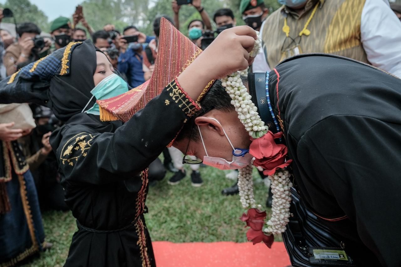 Menparekraf Sandiaga Uno Diangkat Jadi Warga Kehormatan Suku Pakpak Sumut