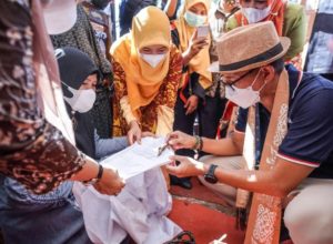 Menparekraf Dorong Percepatan Vaksinasi Bagi Pelaku Parekraf di Sumatra Barat