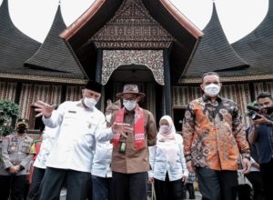 Sandiaga Undang Investor Kembangkan Pariwisata di Padang Panjang