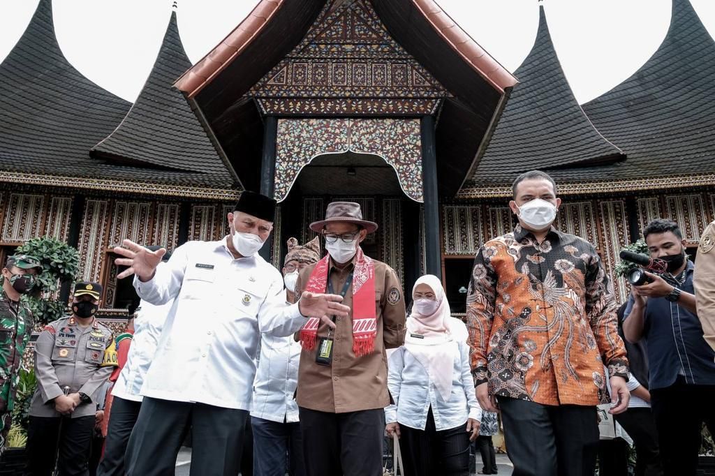 Sandiaga Undang Investor Kembangkan Pariwisata di Padang Panjang
