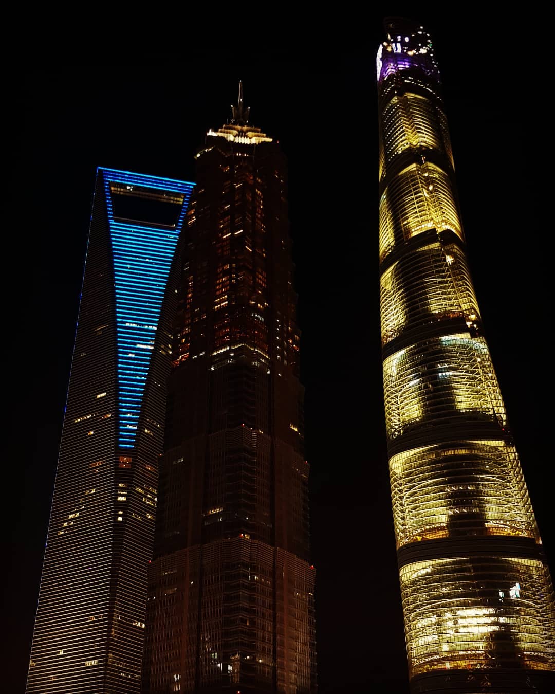 Shanghai World Finance Centre, image by IG : @foto.dude