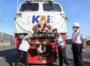 Kereta Api Terkoneksi dengan Pelabuhan untuk Efisiensi Distribusi Logistik-min