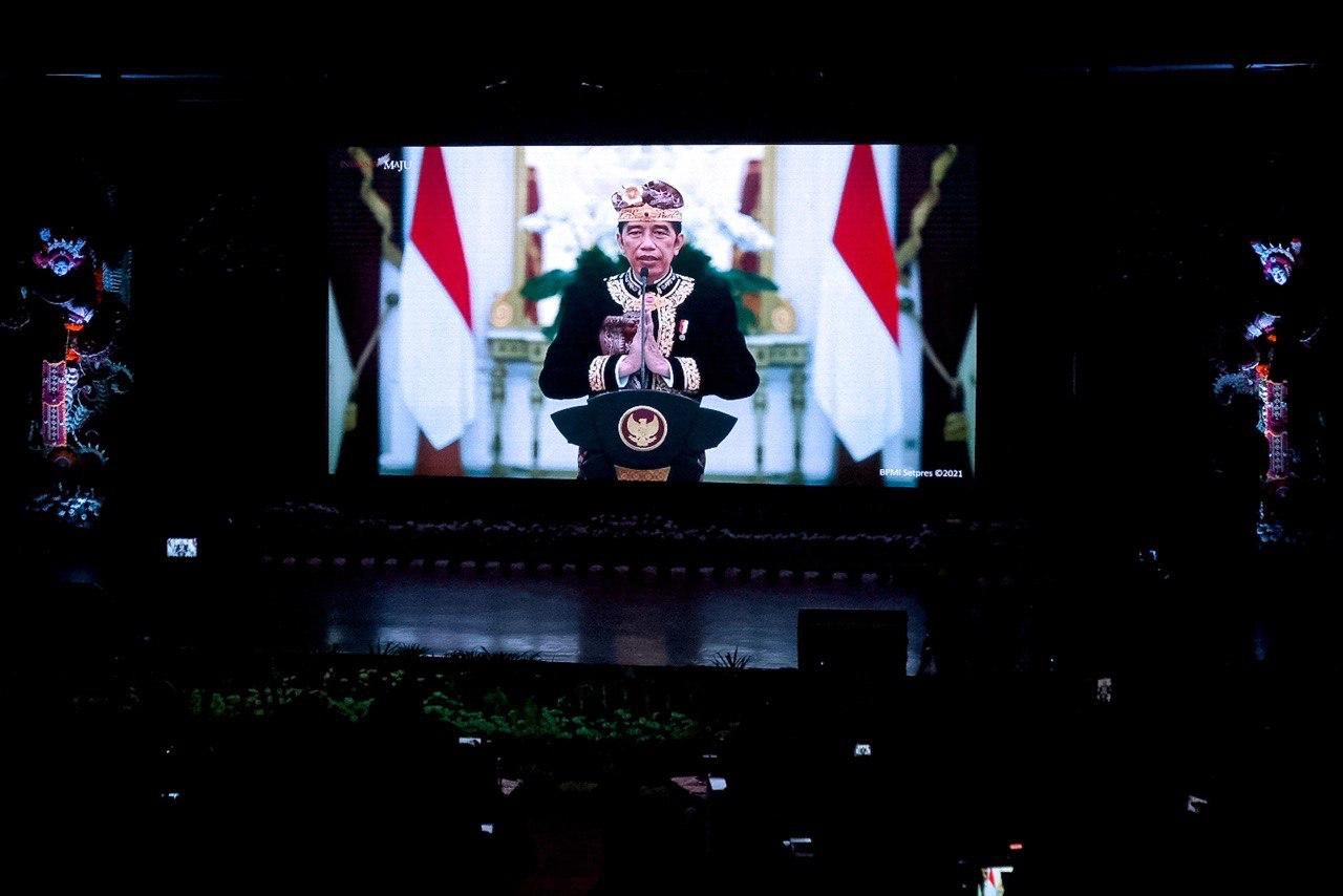 Presiden Joko Widodo yang hadir secara daring