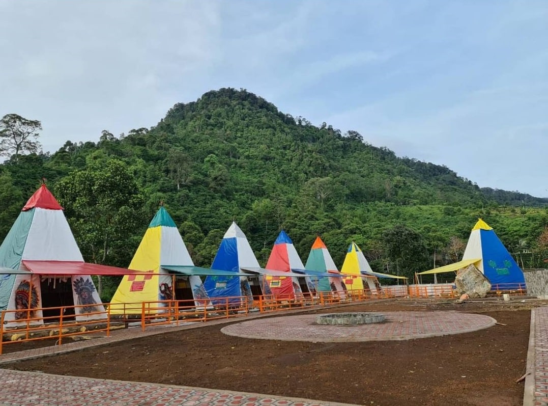 Tenda unik di Villa Khayangan, image by IG: @villa_khayangan_bogor