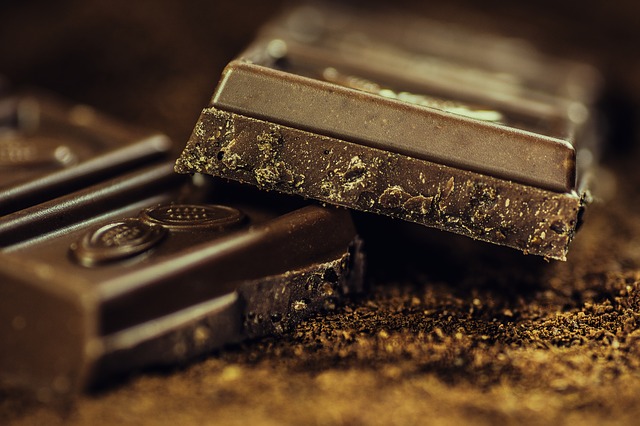 cokelat, Gambar oleh Alexander Stein dari Pixabay 