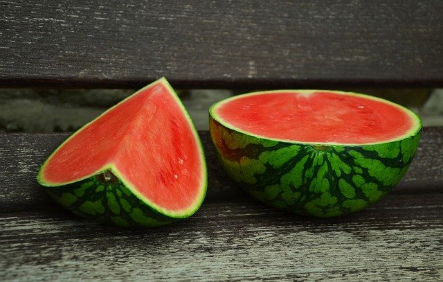 makanan yang bisa bikin bahagia semangka,Gambar oleh congerdesign dari Pixabay 