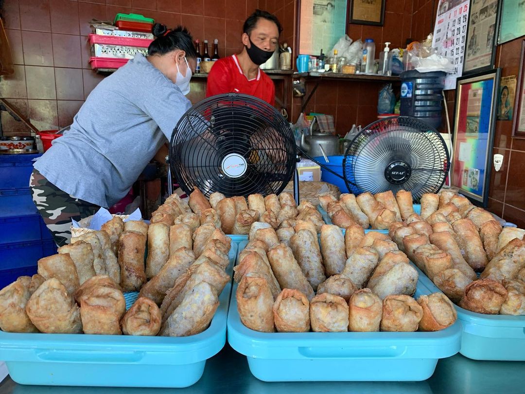 Lumpia Gang Lombok, image by IG: @momixty