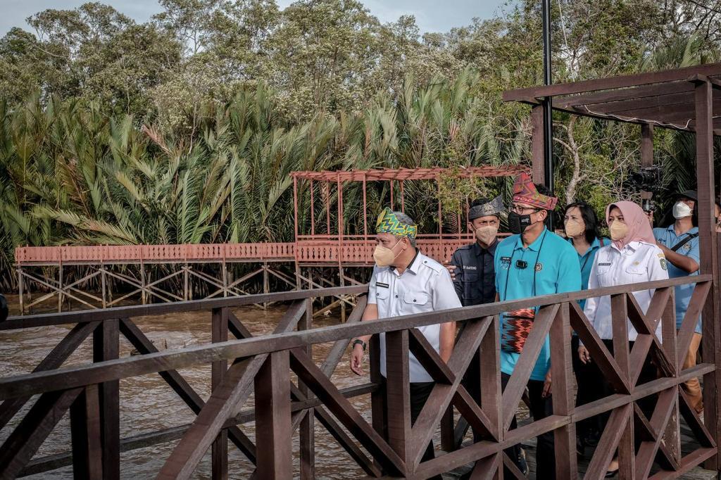 Menparekraf Apresiasi Pengembangan Ekowisata di Desa Wisata Sungai Kupah Kalbar
