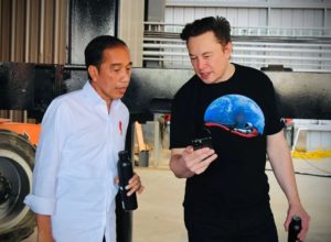 Jokowi Bertemu Elon Musk di Space X