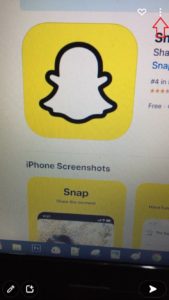 Pilih 3 titik ikon di Snapchat