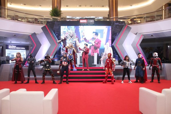 Penampilan Cosplay dari Komunitas Marvel Indonesia di Opening Ceremony Marvel Studios: A Universe of Heroes Exhibition Indonesia