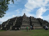 Tiket Candi Borobudur Tidak Jadi Naik, Pengunjung Tidak Boleh Pakai Sepatu