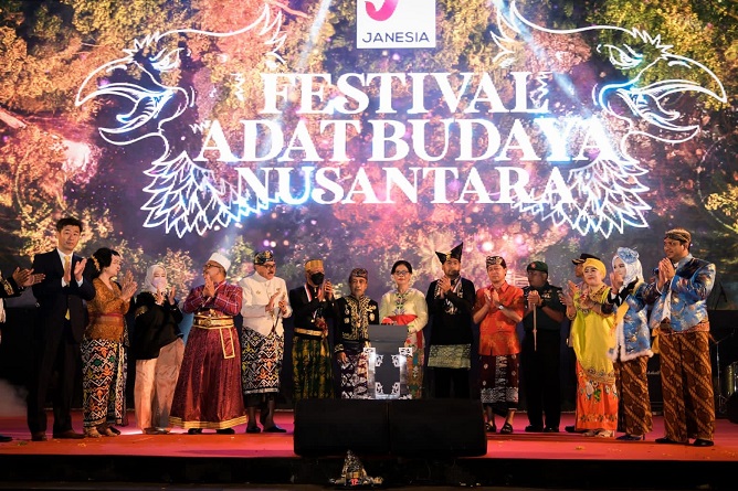 Kemenparekraf Apresiasi Festival Adat dan Budaya Nusantara I di Bali