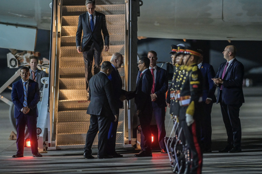 Hadiri KTT G20, Biden Tiba di Bali disambut Menparekraf Sandiaga