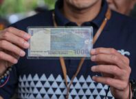 Pulau Maitara yang terletak di antara Pulau Kota Ternate dan Pulau Kota Tidore, Provinsi Maluku Utara diabadikan di pecahan uang kertas Rp1.000