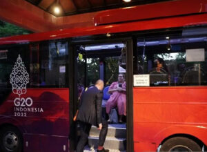 DAMRI Resmi Operasikan Bus Listrik Layanan Angkutan Kota Surabaya