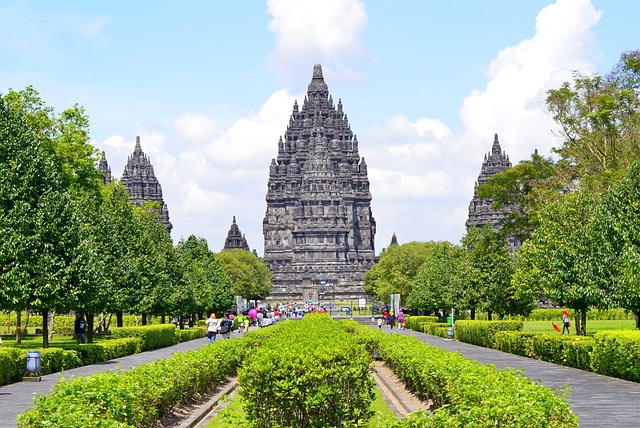 Candi Prambanan Yogyakarta, Gambar oleh Laurentiu dari Pixabay