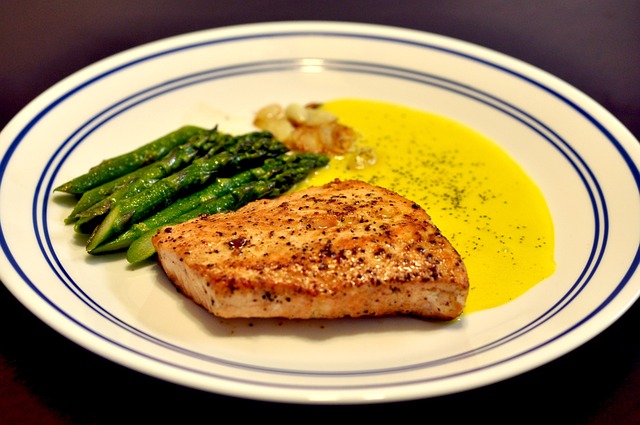 Ikan Salmon Panggang, Gambar oleh tkeawkin dari Pixabay, menu makan malam