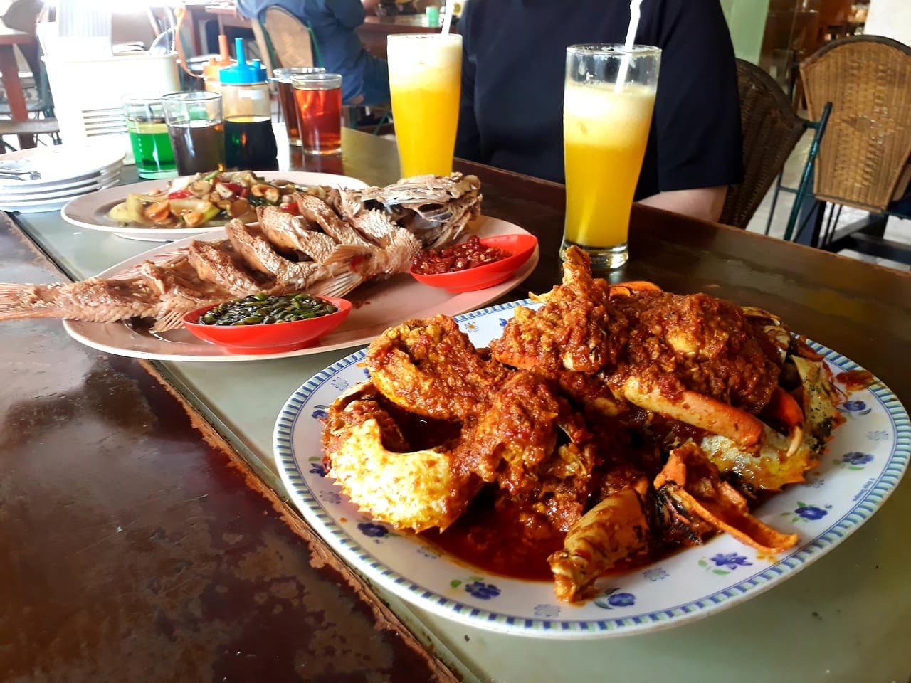 Tempat Makan Seafood di Bandung Murah, enak dan terkenal-min