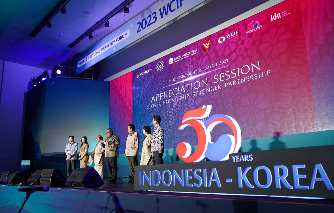 Wamenparekraf Promosikan Kain Songket Sumsel dalam ‘Indonesian Night’ di Daegu, Korea Selatan