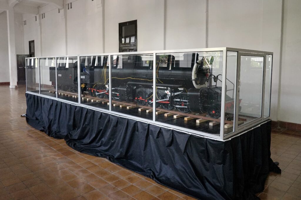 Di Momen Libur Sekolah, Museum Lawang Sewu Hadirkan Miniatur Lokomotif Terbesar Se-Indonesia-min
