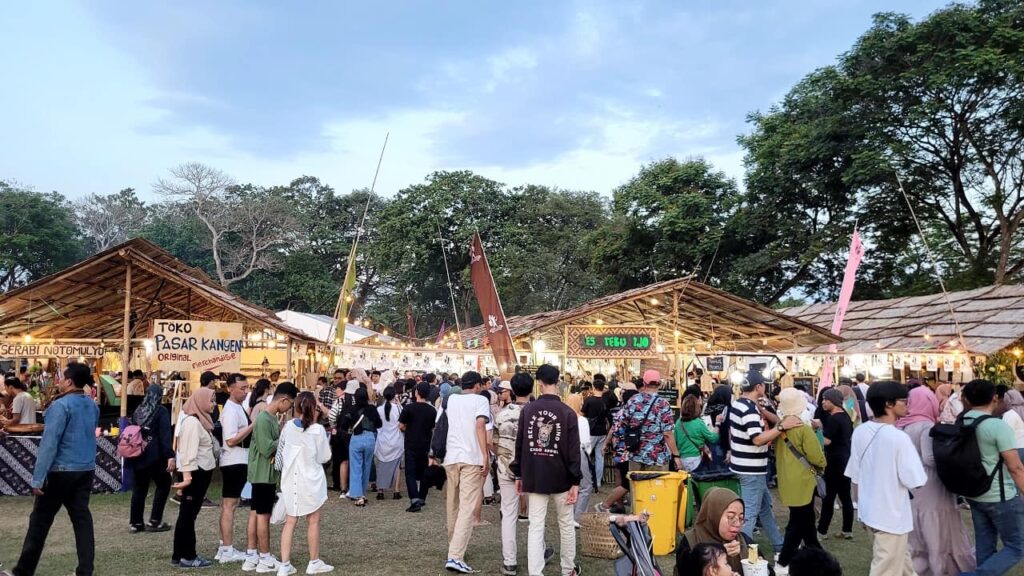 Keramaian Pasar Kangen di Prambanan Jazz 2023