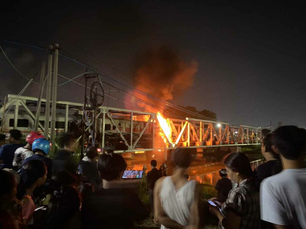Tidak Ada Korban Jiwa, Kecelakaan Kereta Api di Semarang, Namun Sebabkan Gangguan Perjalanan KA Lintas Jerakah - Semarang Poncol