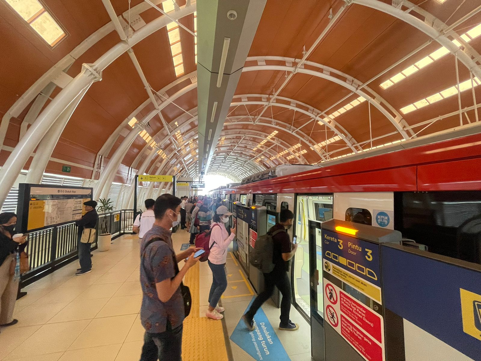 LRT Jabodebek Layani 28.925 Penumpang Pada Hari Pertama dan Kedua Pascaperesmian