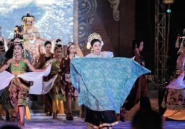 Menprekraf Dorong Festival Mojokerto Batik Ditingkatkan Jadi Event Nasional