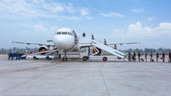 Menparekraf Sebut Layanan Penerbangan Langsung “On Demand” ke Labuan Bajo Akan Diaktifkan