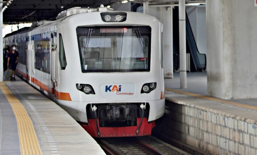 KAI Commuter Hadirkan Promo COMBASTIS Untuk Pegguna Commuter Line Basoetta