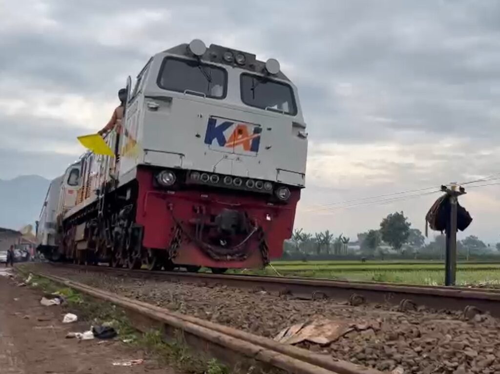 Kabar Terbaru, Jalur Kereta Api Haurpugur - Cicalengka Sudah Dapat Dilewati KA dengan Kecepatan 20 KM Per Jam
