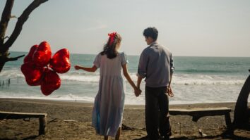 Abeliano Merilis “Love Me Like You Say You Do” , Dilengkapi Video Musik Menunjukan Indahnya Pantai Di Jogja