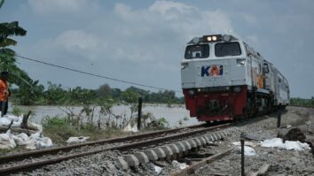 Jalur yang Terkena Banjir di Kab. Grobogan - Jawa Tengah, Sudah Dapat Dilewati KA