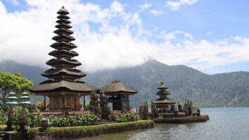 Bali Raih Penghargaan The Best Island dari Majalah DestinAsian
