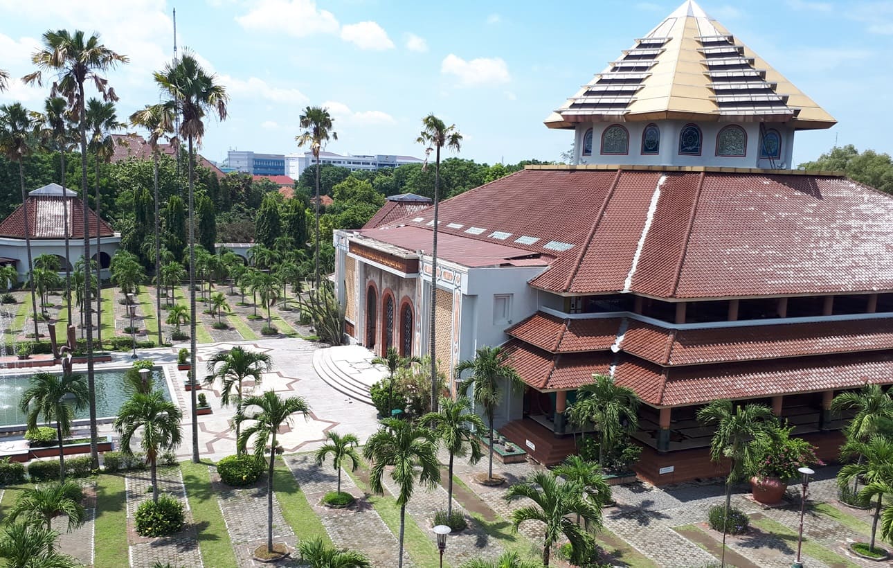 Jadwal Menu Buka Puasa Masjid Kampus UGM Yogyakarta 2024 (1)