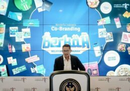 Menteri Pariwisata dan Ekonomi Kreatif, Sandiaga Uno, saat peluncuran program co-branding Belanja Ekstra Murah (BERKAH)